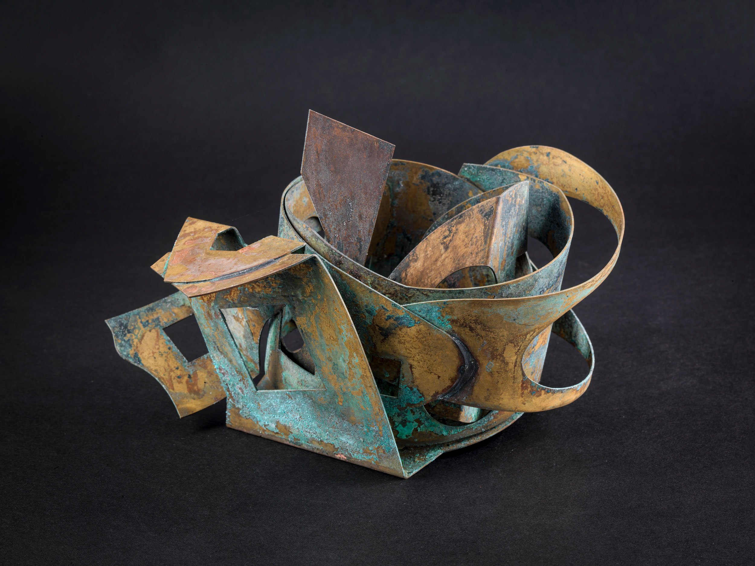 Jeff-Lowe,-Act-of-Instance-No.-1,-2020,-patinated-brass,-19-x-15-x-19-cm,-JL030221_0075.jpg