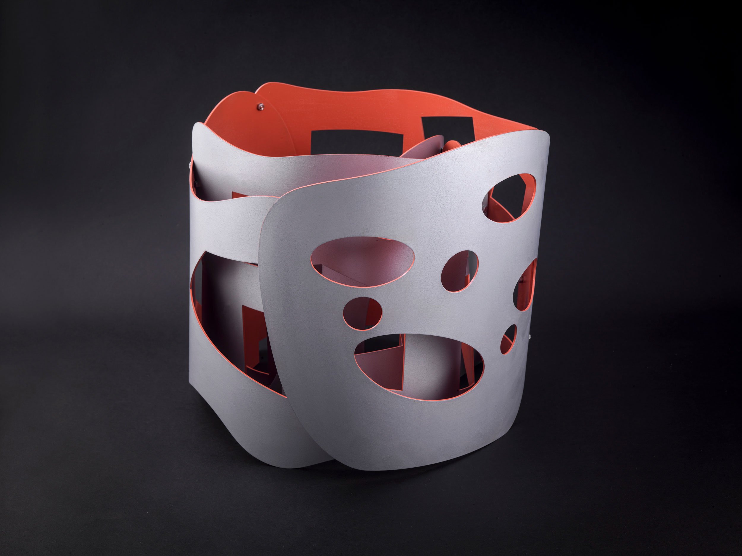 Jeff-Lowe,-Poro,-2021,-painted-steel,-39-x-32-x-34-cm,-JL030221_0029.jpg