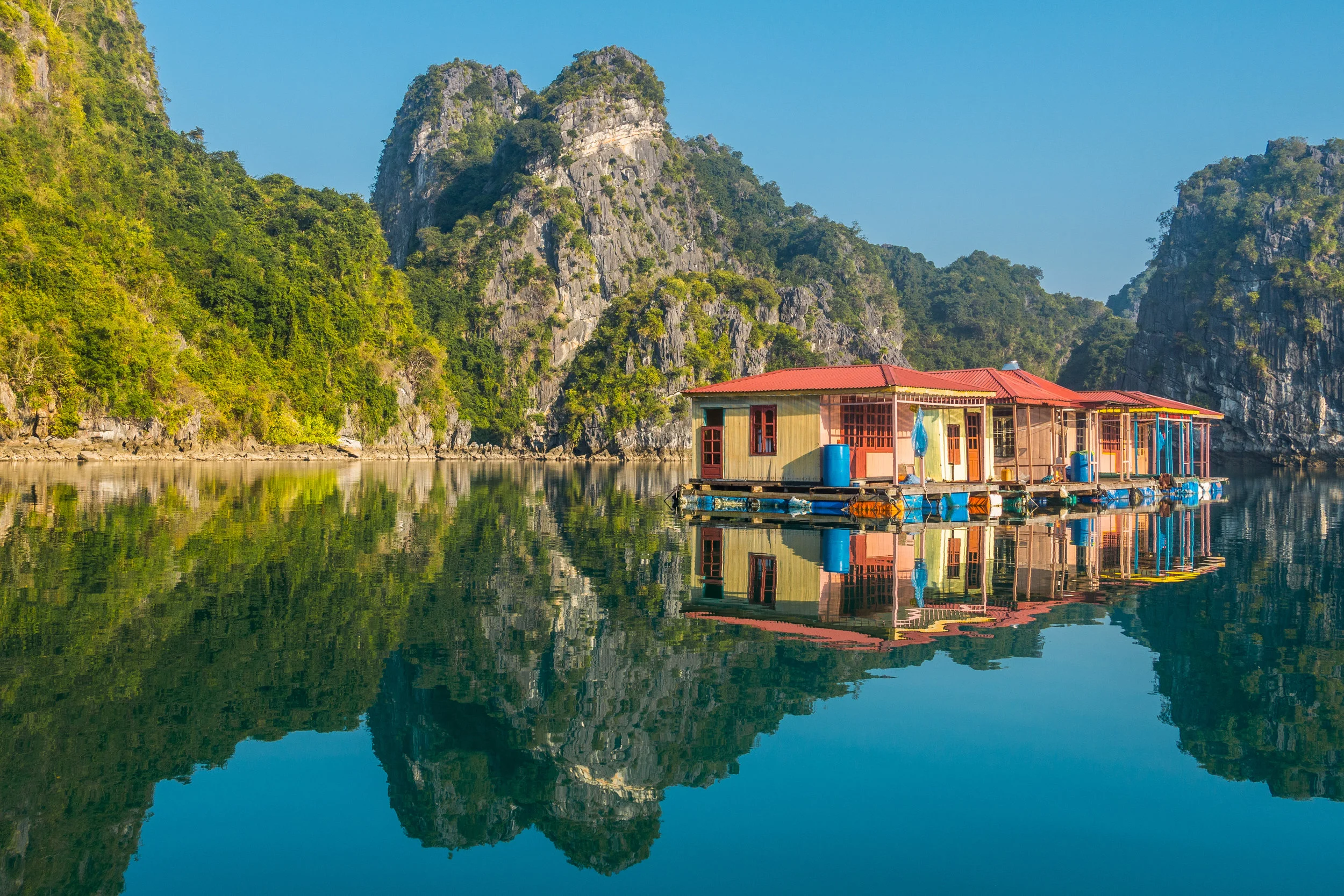 Vietnam 's friendliness is rivaled only by its fondness for fresh tasting dishes, and stunning landscape. We visited Ho Chi Minh, Hanoi, and all major stops in between. Read more...