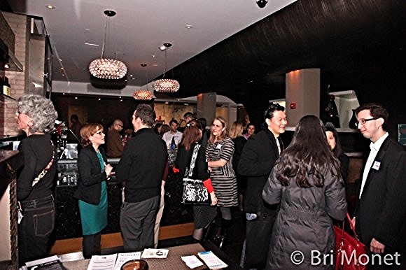 DC Web Women (and a few men) exchange ideas/ Photo credit: Bri Monet/DC Web Women