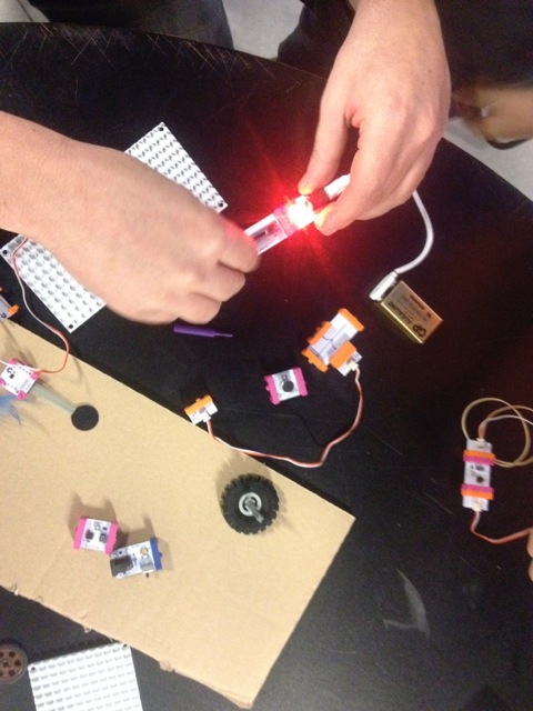 LittlesBits i Scratch amb AnoiaLab