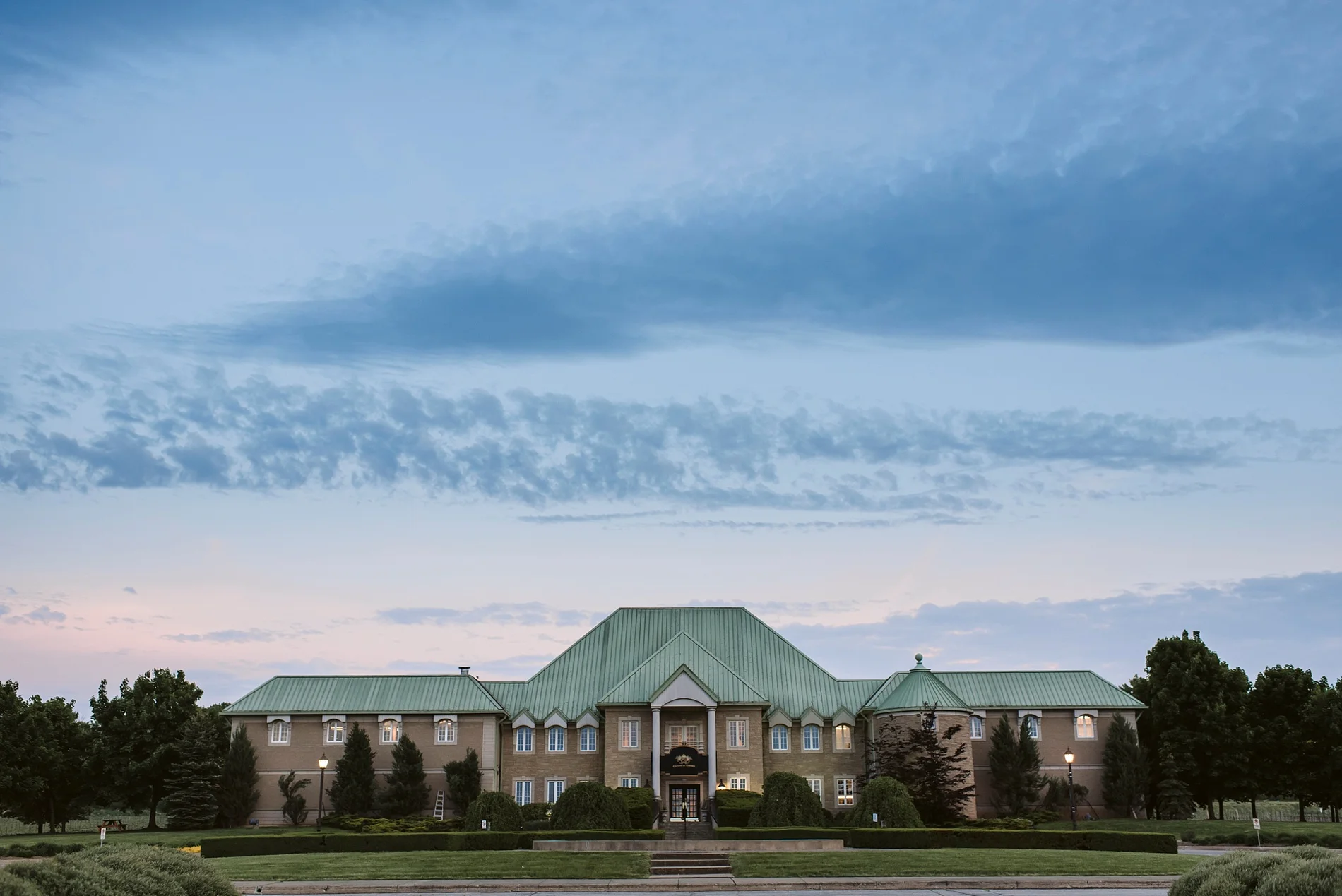 Best_Toronto_Wedding_Photographer_Niagara_Chateaux_des_Charmes_0115.jpg