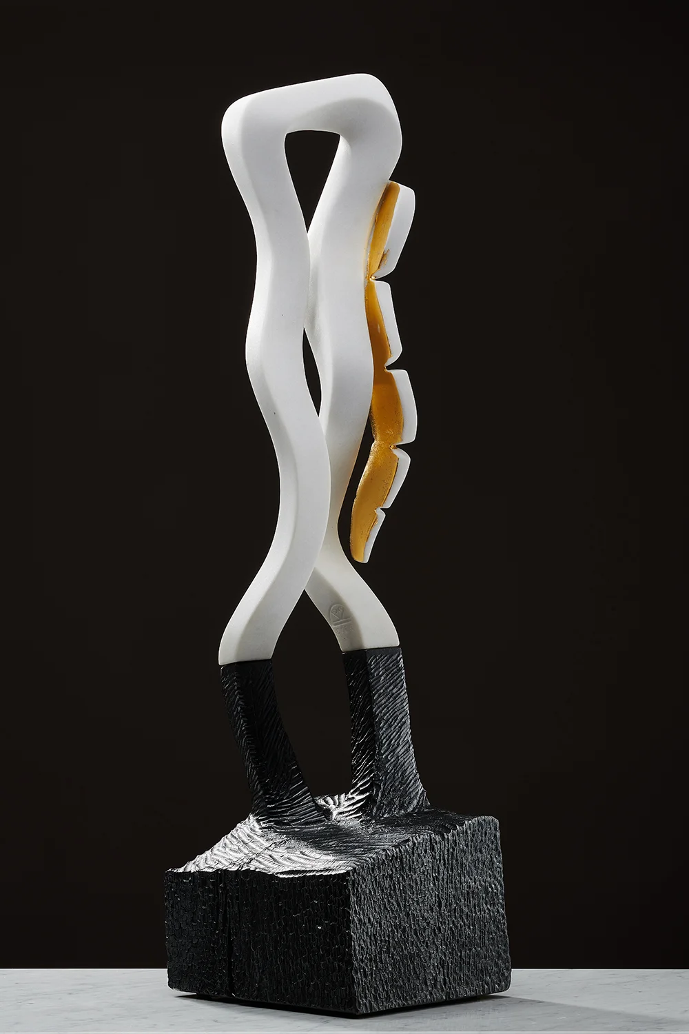 ©_Damjan_Komel-STUDIO_sculpture-Nora_in_the_heairs_Lasa_marble-polichrome_wood-91x24x25cm_2013_2s.jpg
