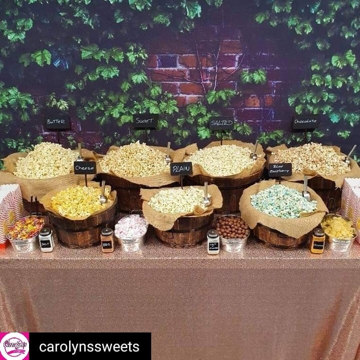 I'm LOVING this amazing popcorn bar idea from @carolynssweets! Flavoured popcorn for your guests to nibble on during your drinks reception! With yummy toppings like maltesers or parmesan! 😋😍 🤤

#smallbusinesssaturday #supportsmallbusiness #shopfin