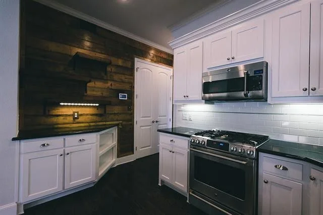 812 Barnes St 14.jpg