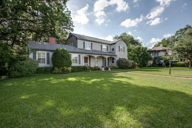307 N College St 2.jpg