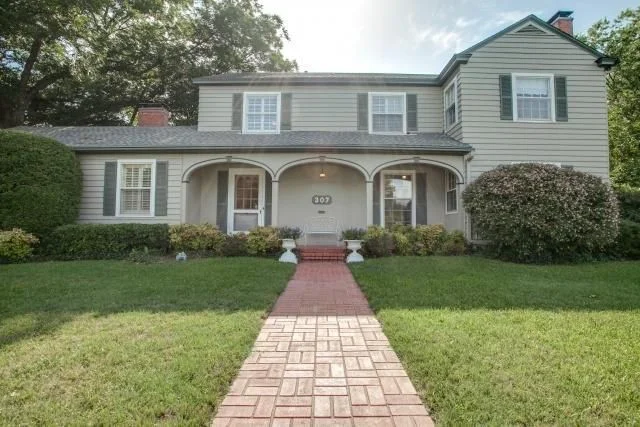 307 N College St 4.jpg