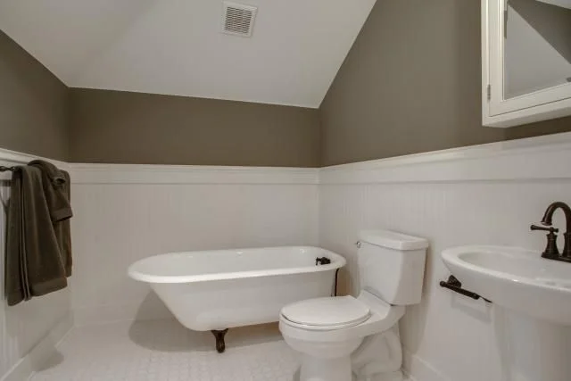 307 N College St 22.jpg