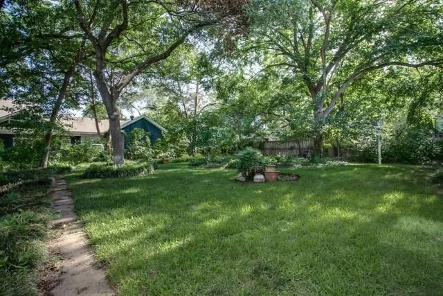 307 N College St 25.jpg