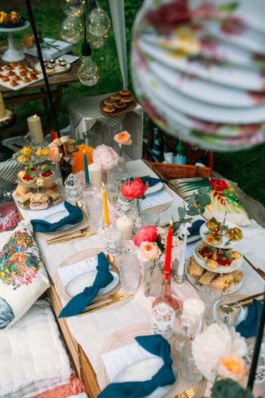 Dita Rosted Events - Boho Wedding Picnic London - Pillar Candle - Parisian Blue napkin - Nordic Stoneware Plate - Gold cutlery -Apple crate table - Tropical cushions -Photo-47-new.jpg