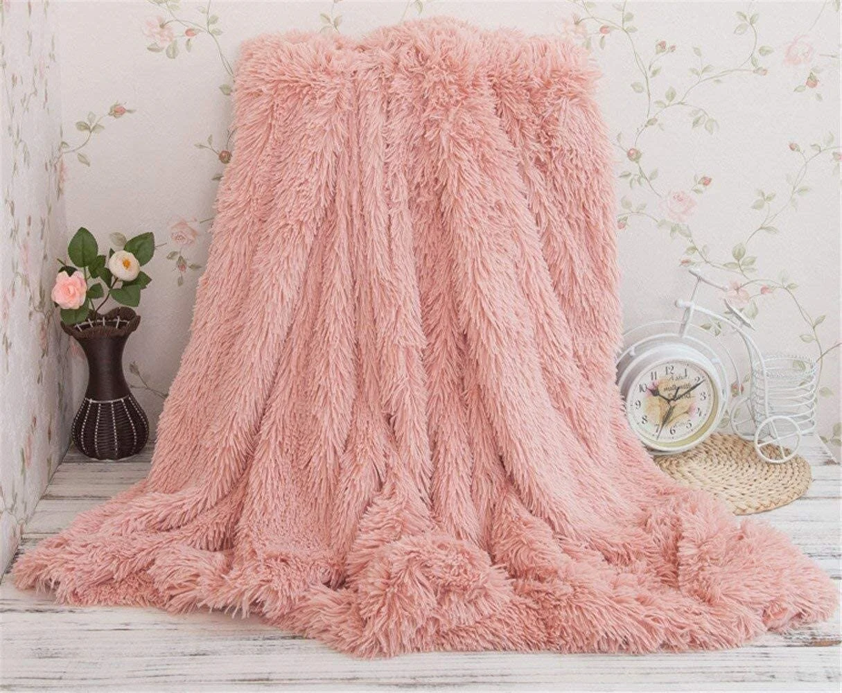 Shaggy Throw Blanket Pink.jpg
