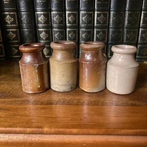 Mini Clay vases.jpg