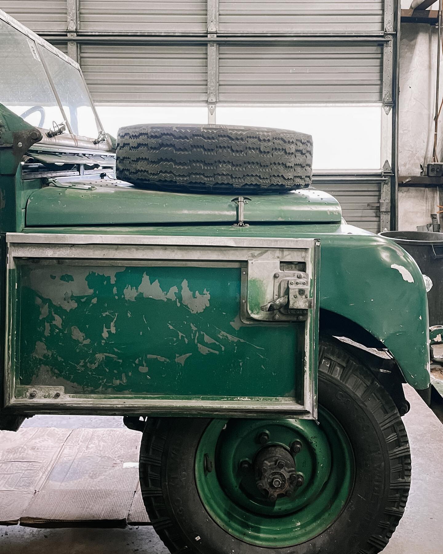 Gramps still has it.
64yrs and steady rocking 🤘

Would you daily a Series around town? If not, what Rover would you prefer? Tell us below👇

#landroverseries #landrover #adventure #camping #getoutside #best4x4xfar 
@roversnorth @roversmag @landrover