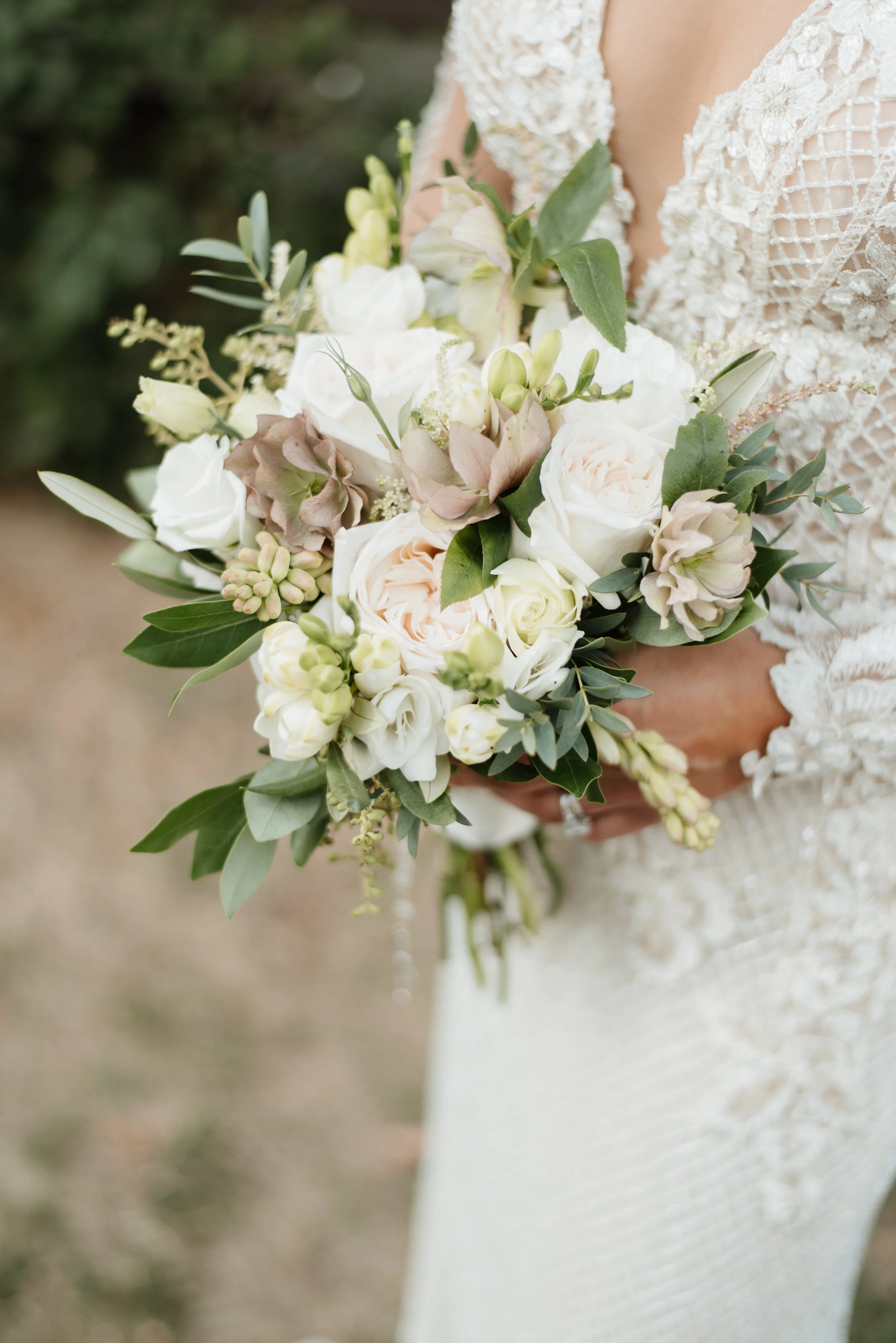 Bouquet: Nous Design Group | Photo: Mango Studios