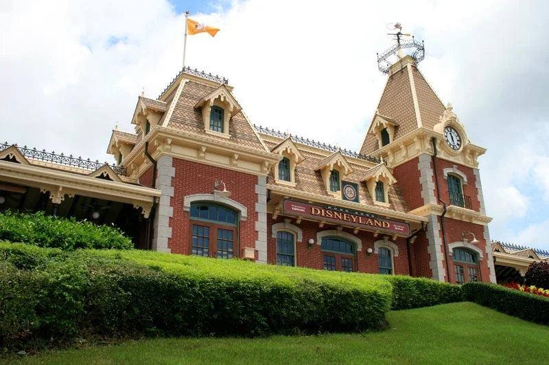 hong kong disneyland