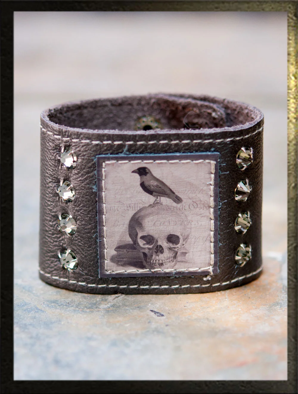 2" Image Cuff (Skull Bird, Grey Metallic Leather)