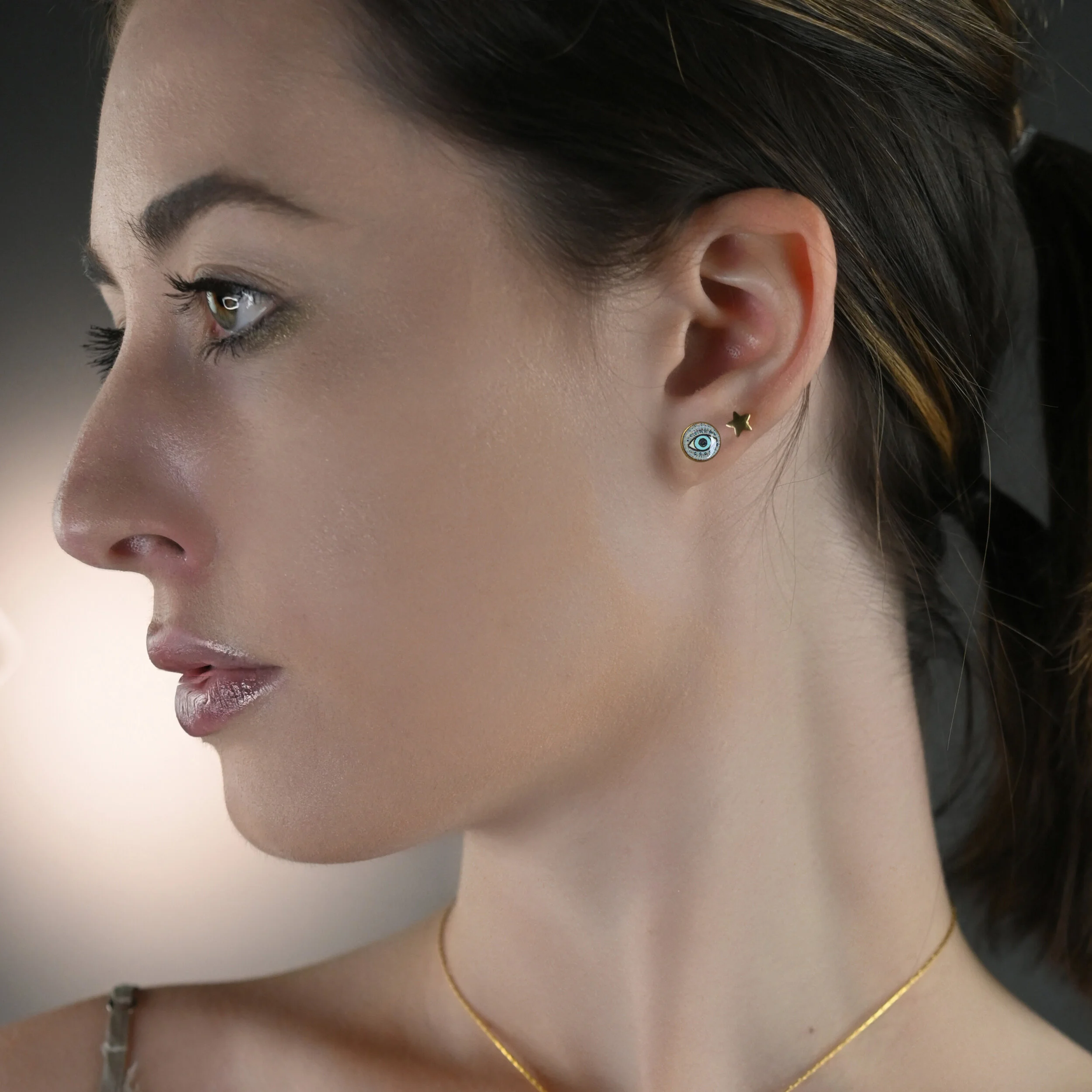 Model-with-Stud-Deco-Eye.jpg