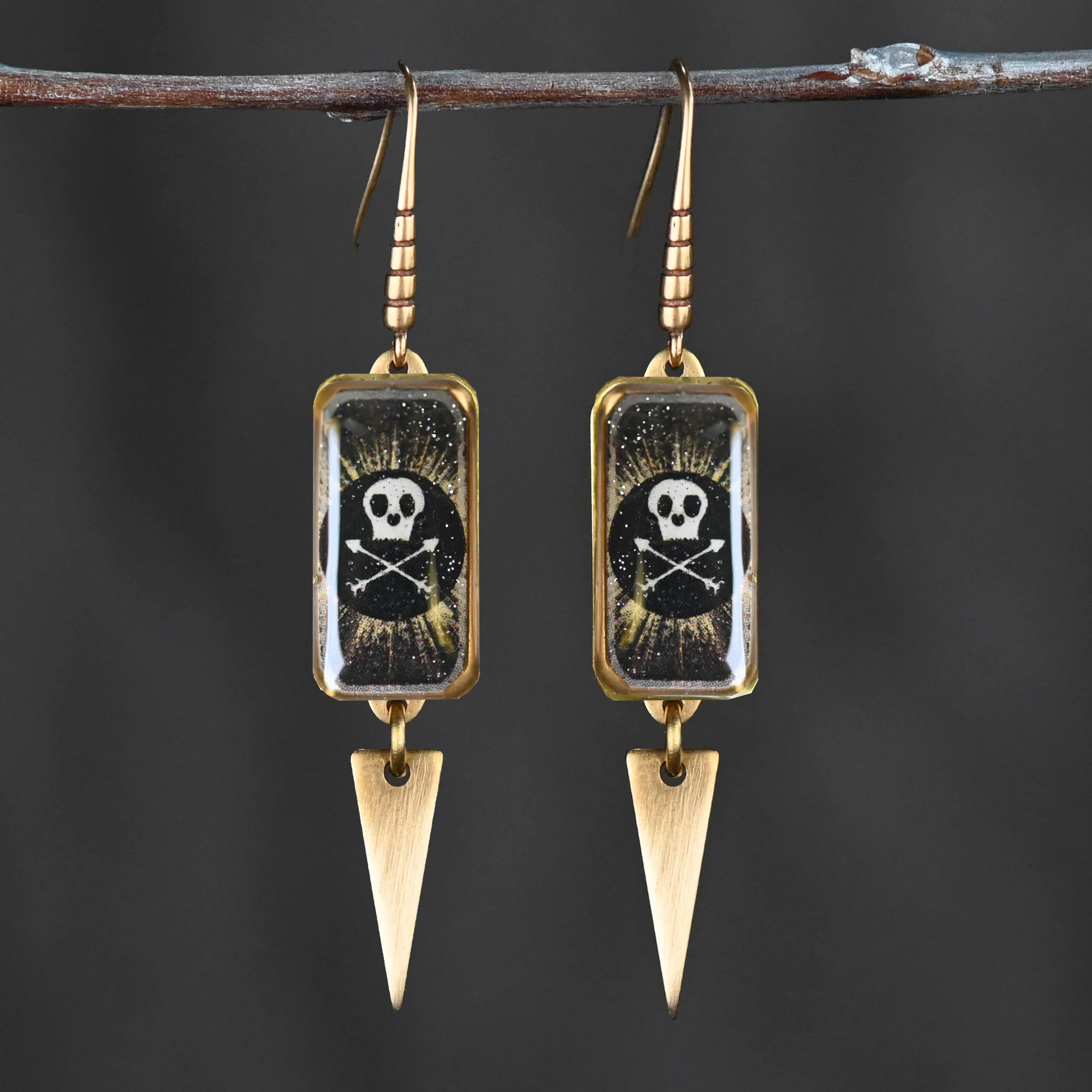 EAR-IM-04-Secret-Skull.jpg