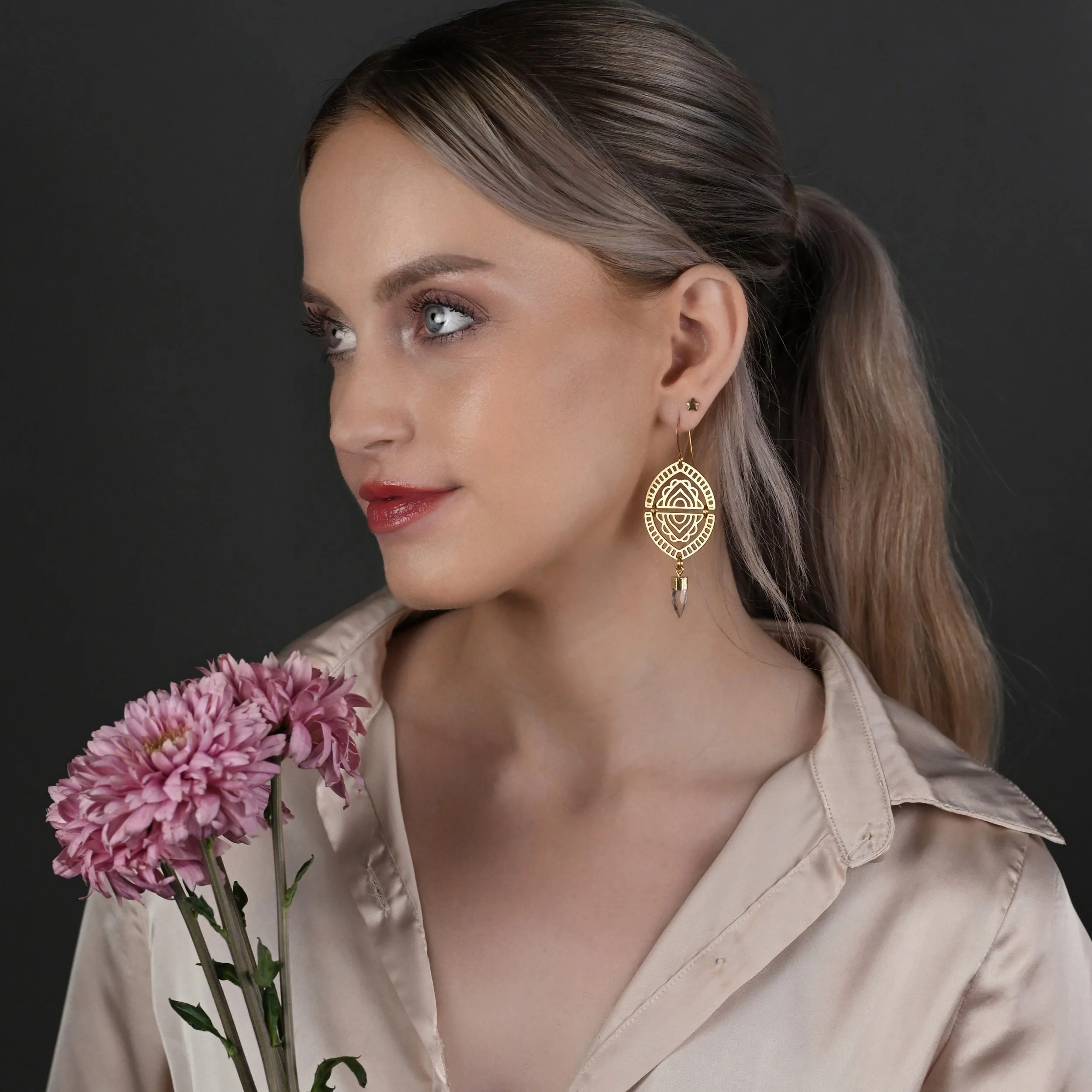 EAR-S2310-model.jpg