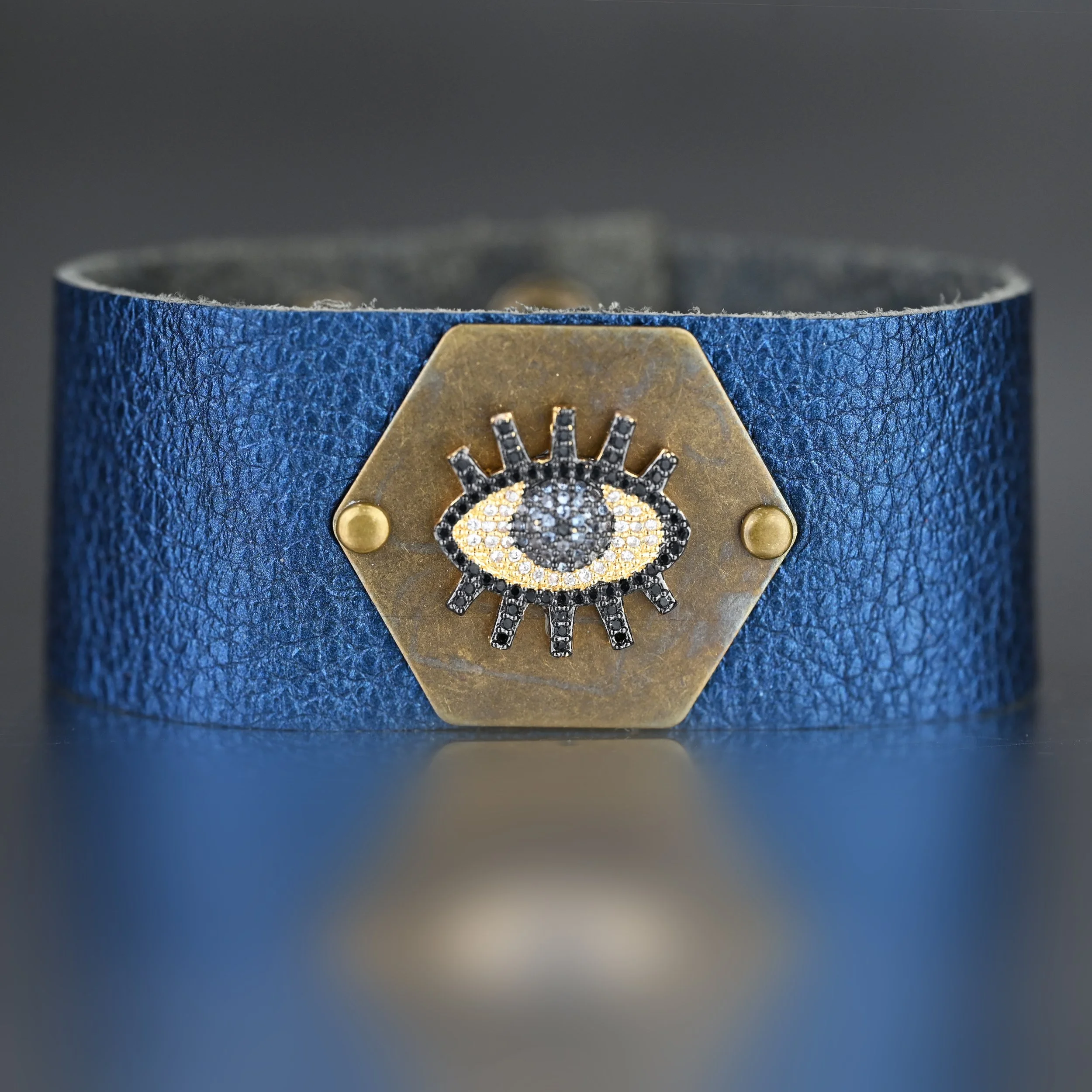 Midsize-Eye-blue.jpg