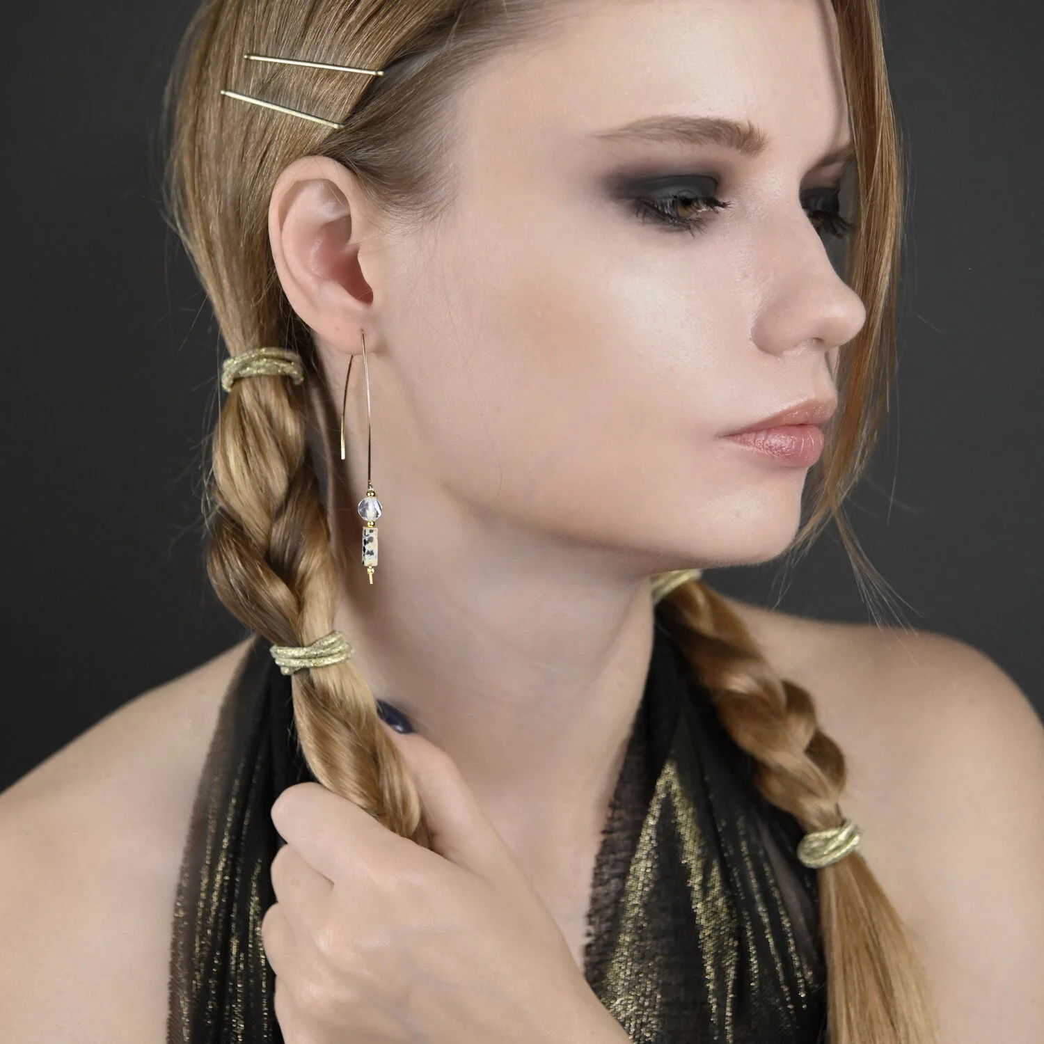 EAR-S521-model.jpg