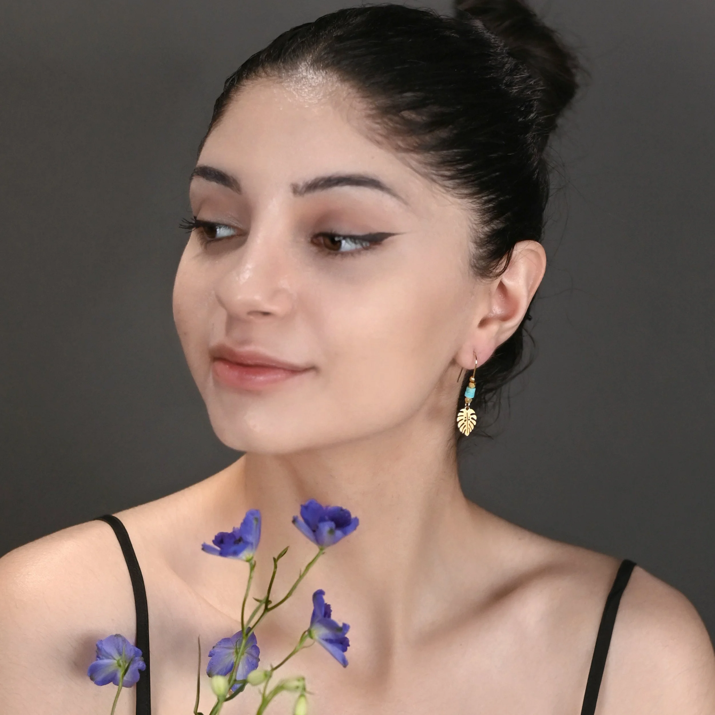 EAR-F518-Asya.jpg