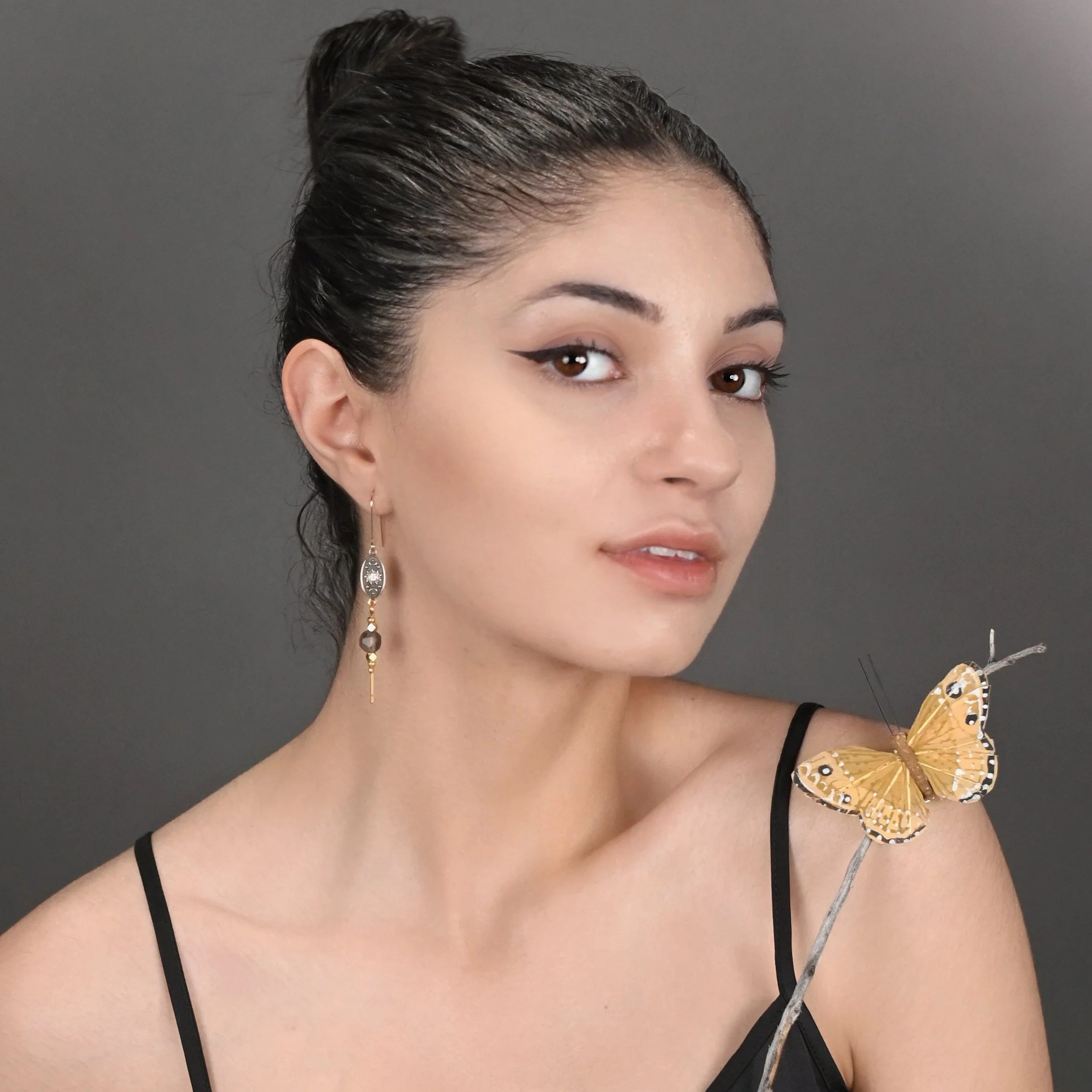 EAR-F503-Asya.jpg