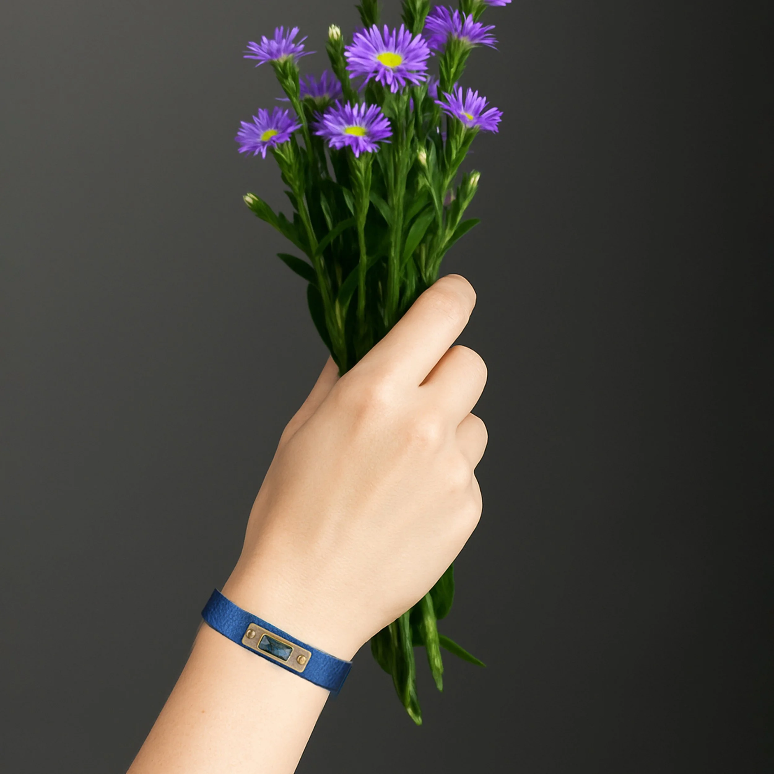 stGem-wrist-and-flowers-blue.jpg
