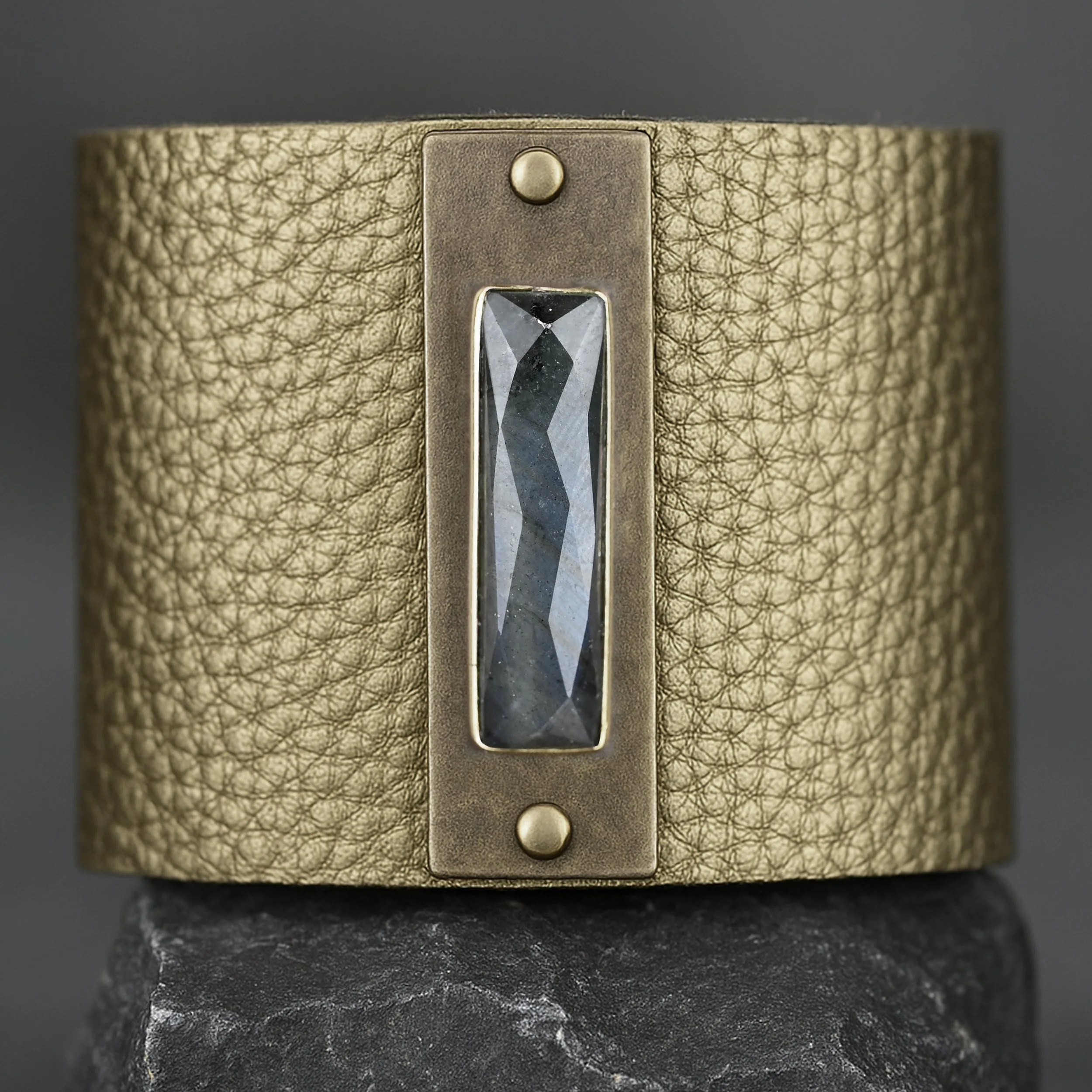 2-semi-bronze-lab-2.jpg