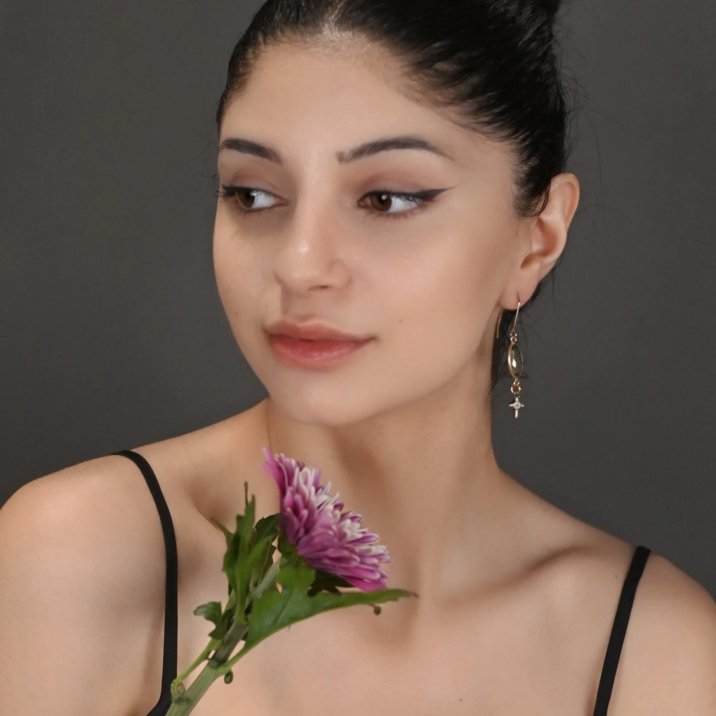 EAR-F511-Asya.jpg