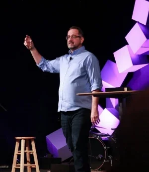 Pastor Alan.jpg