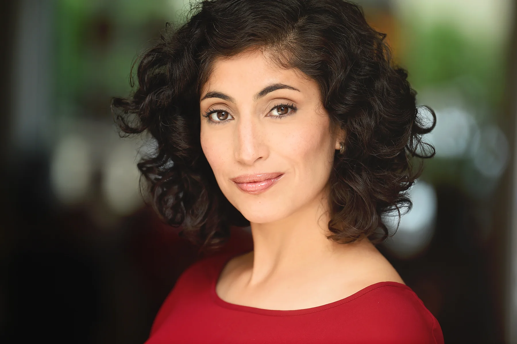 Alba Ponce de Leon Headshot.jpg