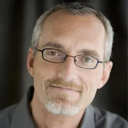Vischer Headshot.jpg