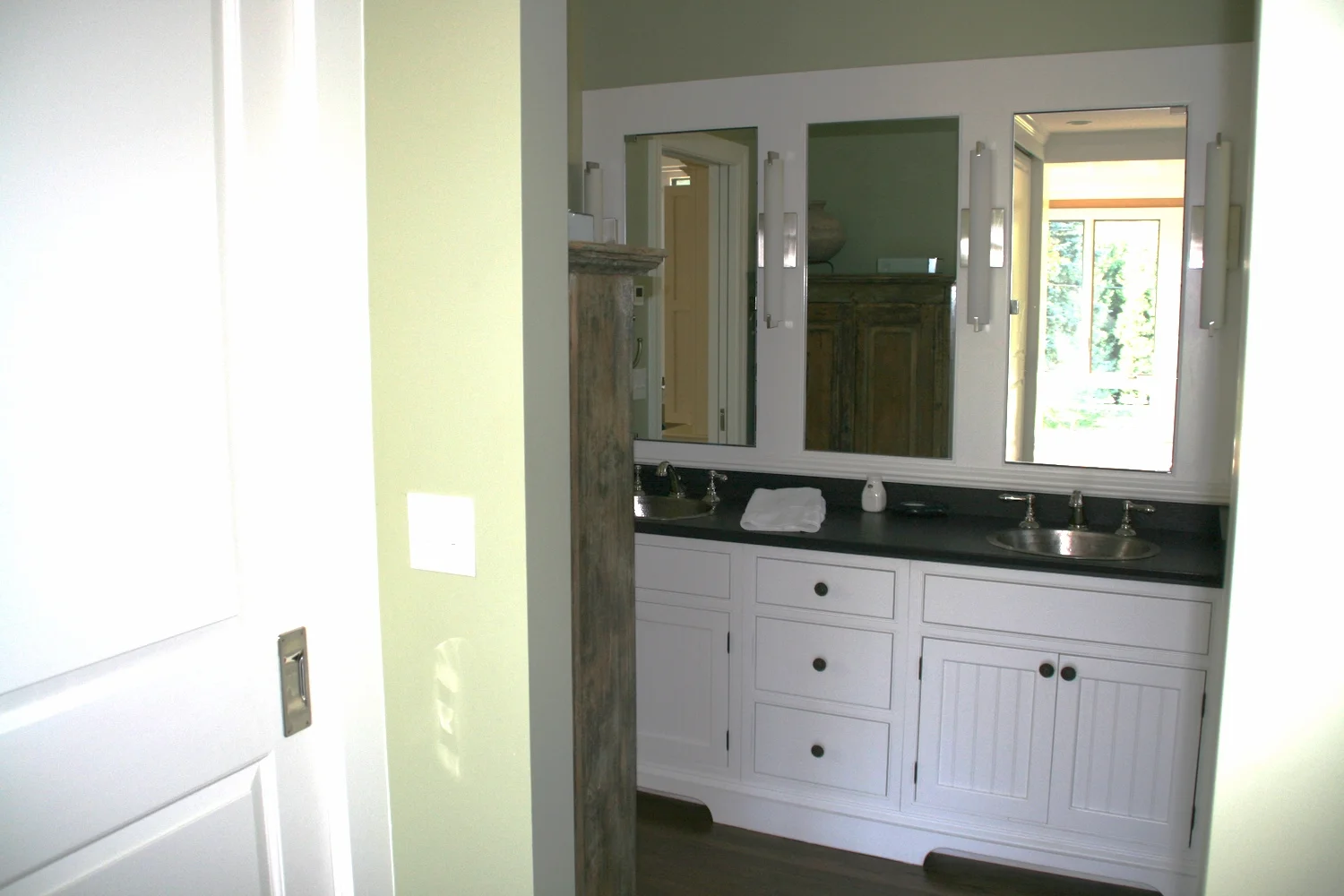 Baliks bathroom 008.JPG