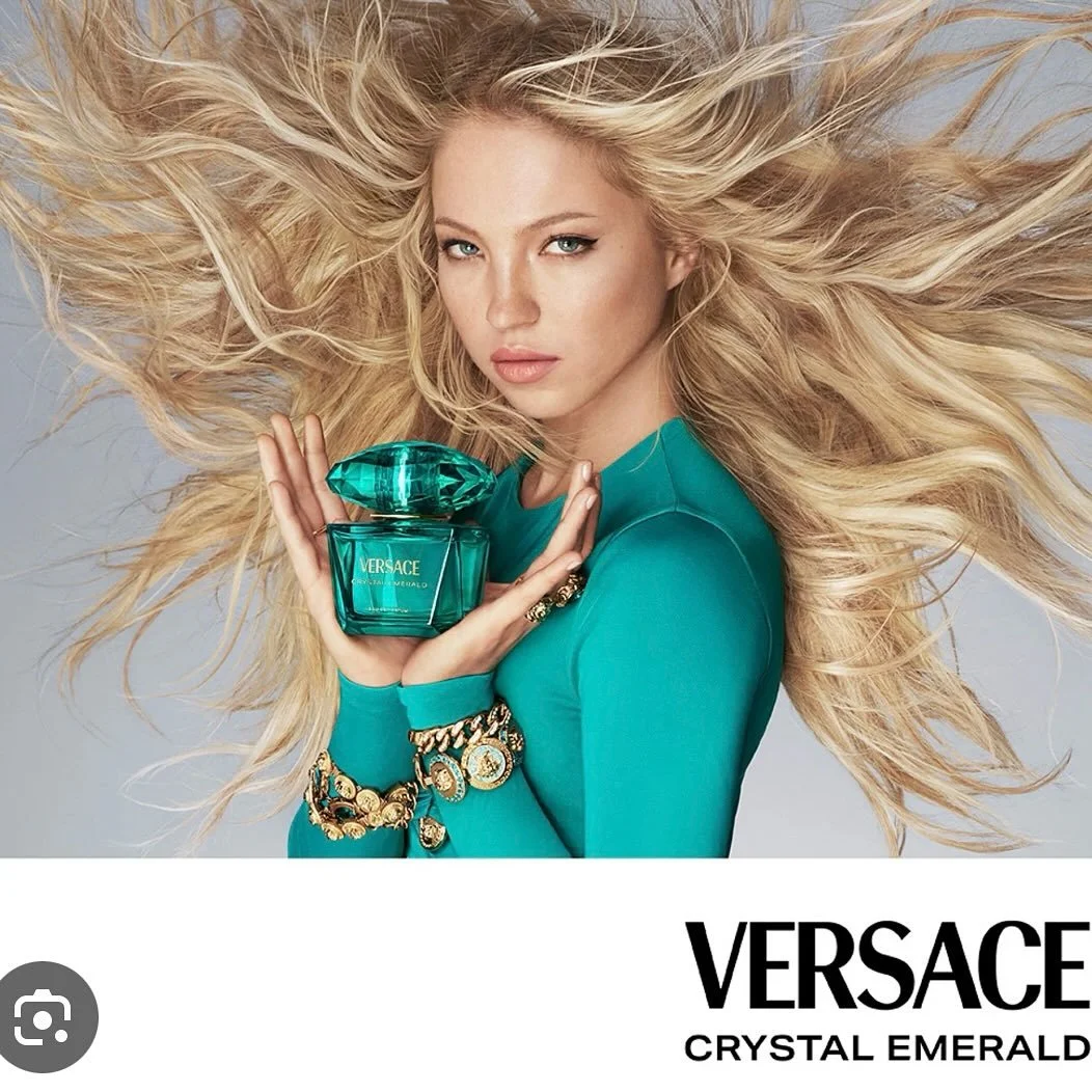 So excited to spot this! 
The new advert for Versace Crystal Emerald features Lila Moss, looking incredible, and the briefest flash of her sensor&hellip;
It&rsquo;s the way it&rsquo;s done, no signposting, just a casual glimpse, in the same way that 