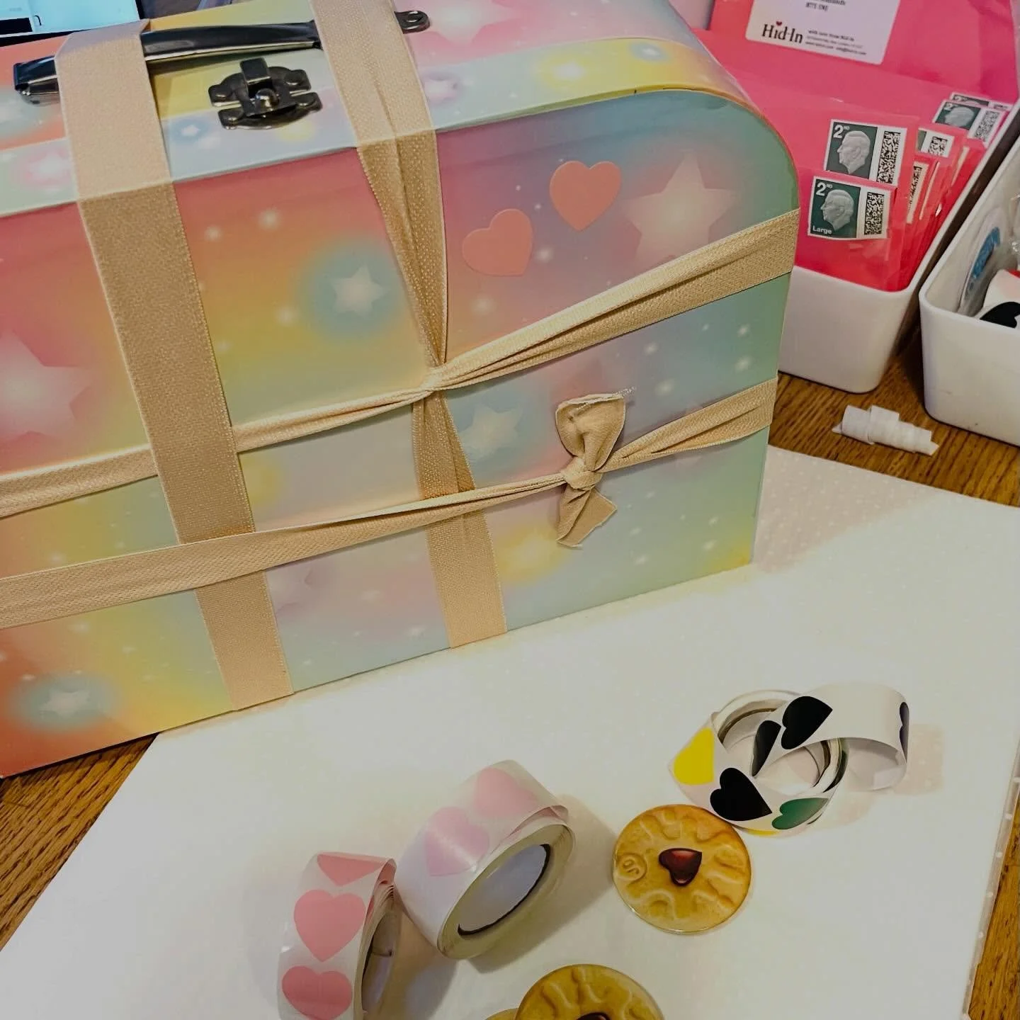 Reduce, reuse, recycle ♻️ 
Looking after the planet can take many forms. 
At Hid-In, in addition to using fabric made from recycled fishing nets for all our pouches, we also try to be creative with recycling. 

Rather than throw packaging away we rec