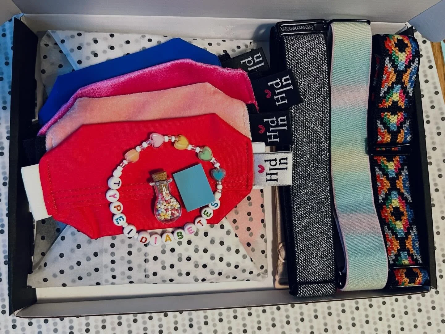 Gift Boxes - bringing colour, comfort and a carb counted chocolate biscuit 🍪 

To receive a parcel in the post can be a lovely thing. 
I send out a lot of parcels and gift boxes are my favourite. 
I put time and thought (perhaps a little too much!) 