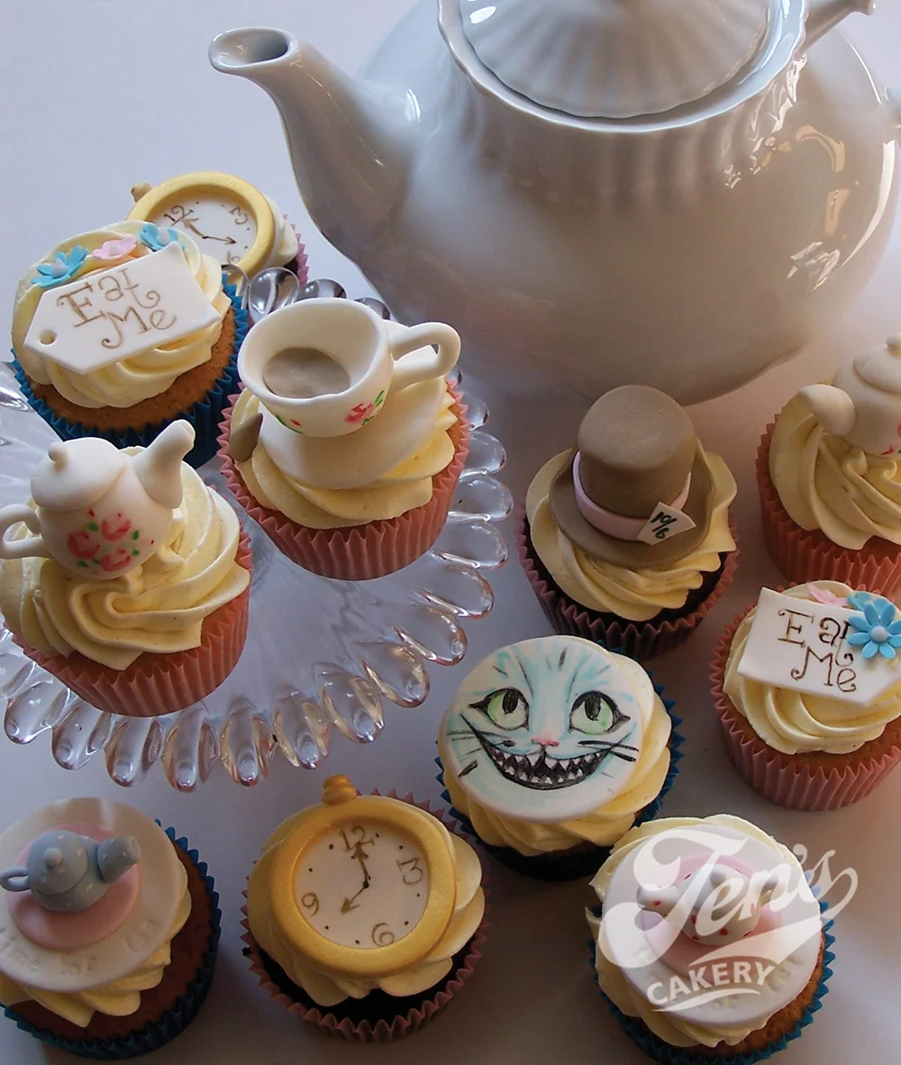 Alice In Wonderland Cupcakes