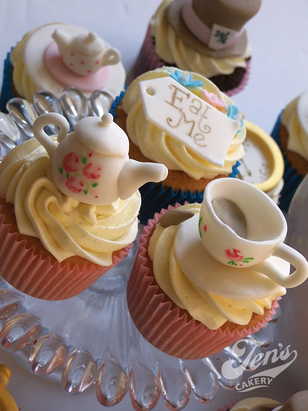Alice in Wonderland Cupcakes