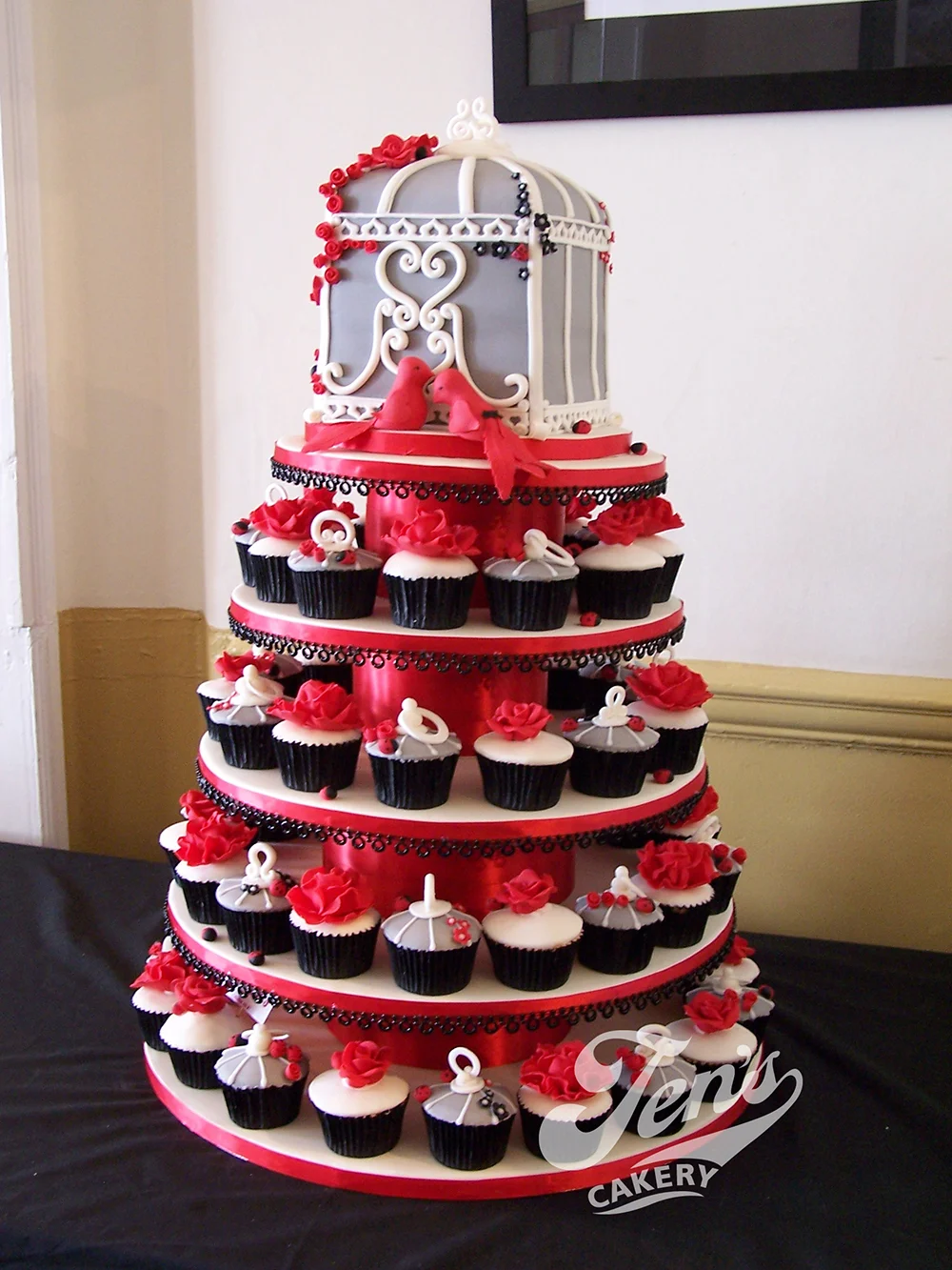 "Faith" birdcage cupcakes