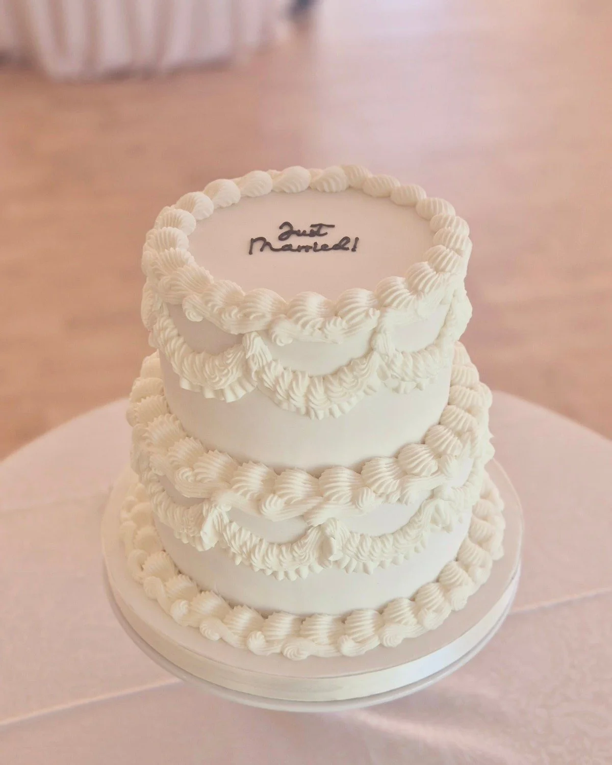 Just married lambeth piped wedding cake