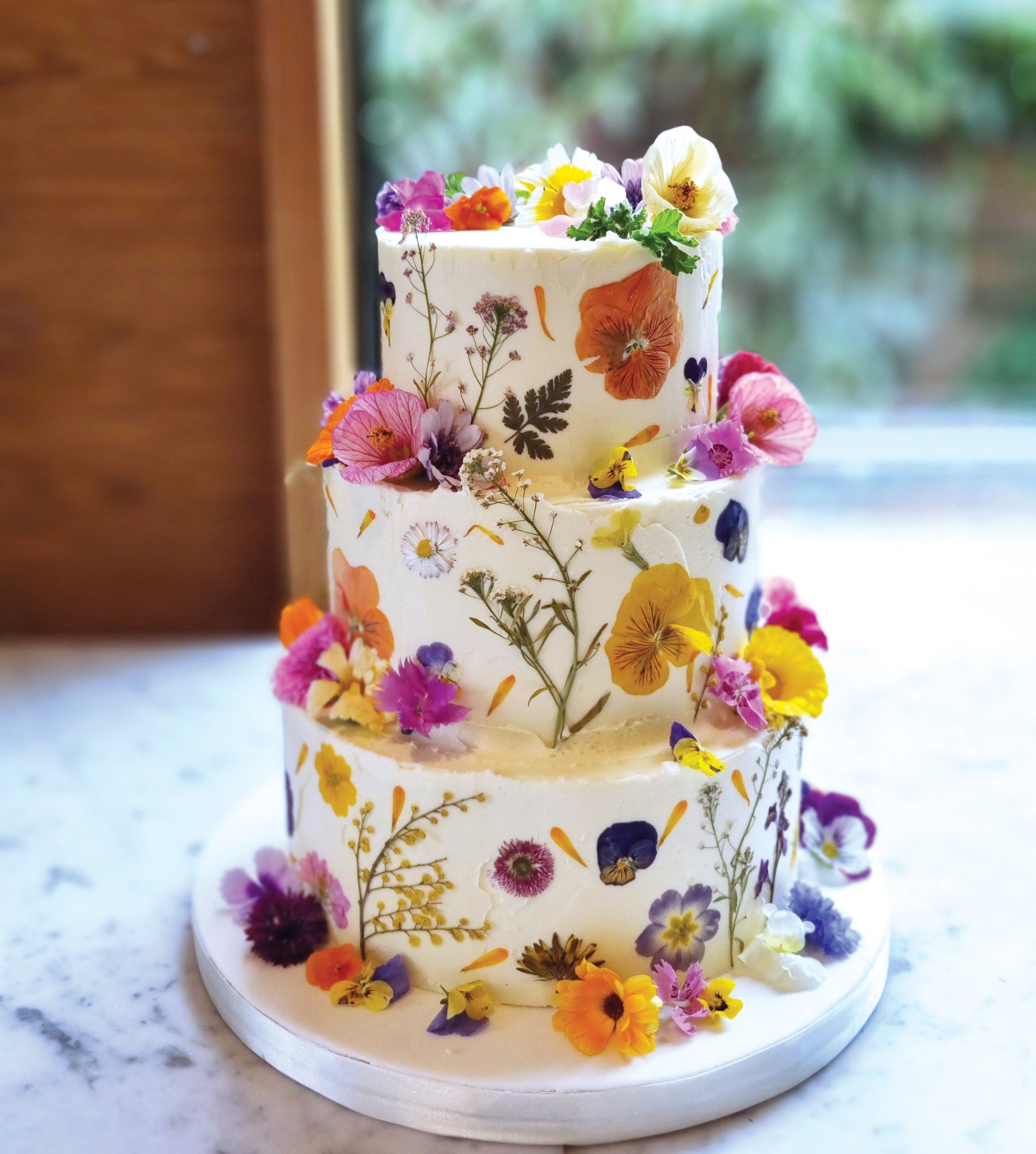 How to use edible flowers for cakes and other bakes