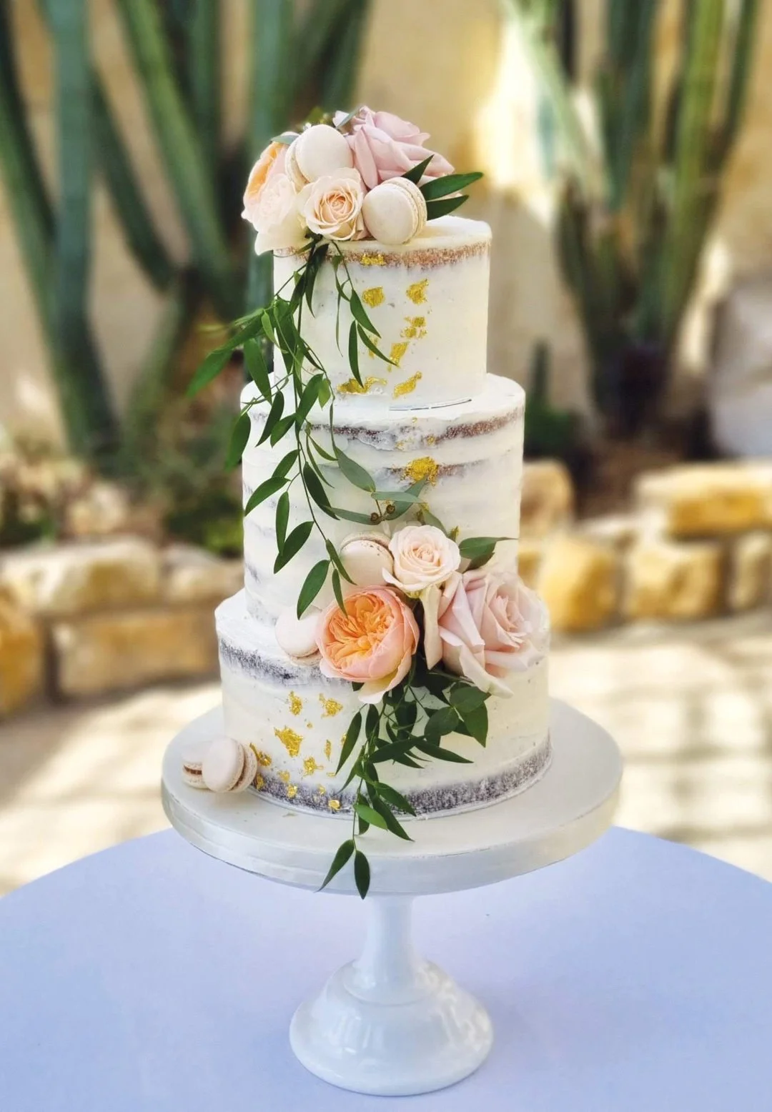 Gold leaf wedding cake design by Jen's Cakery