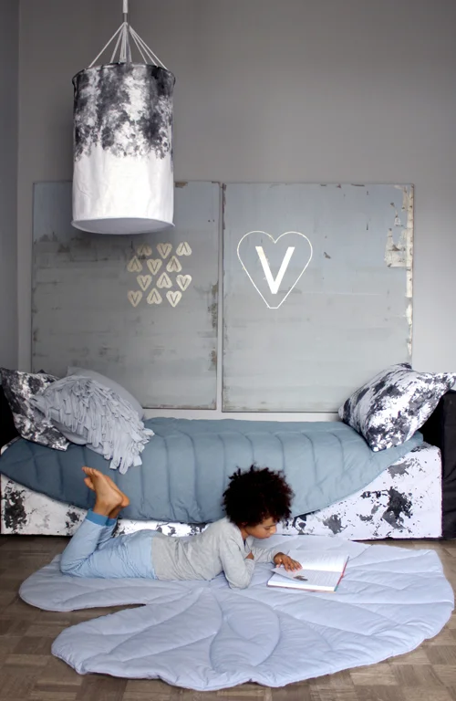 04Vividgrey_portrait.jpg
