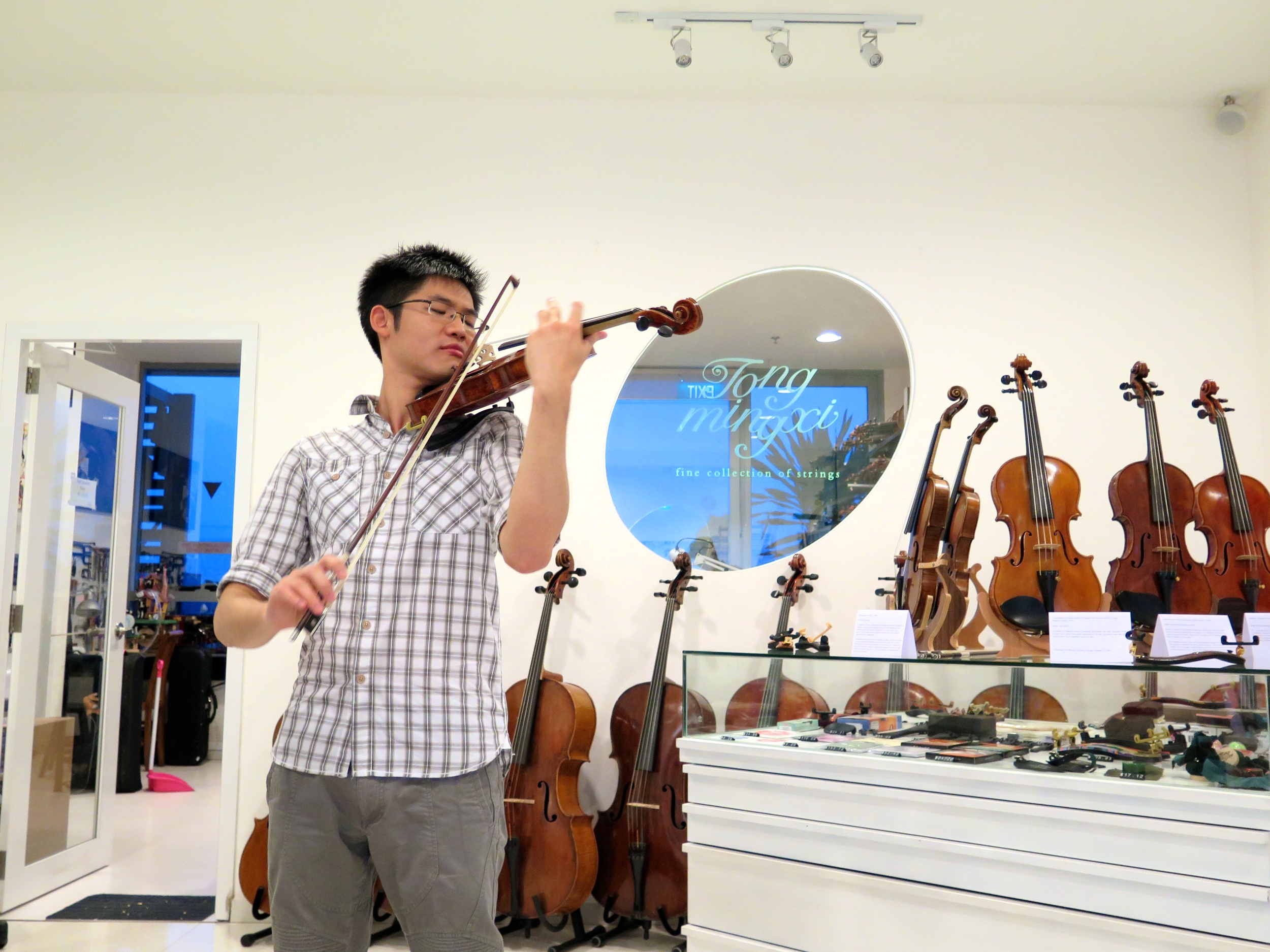 Our violinist for the night, Alan Choo