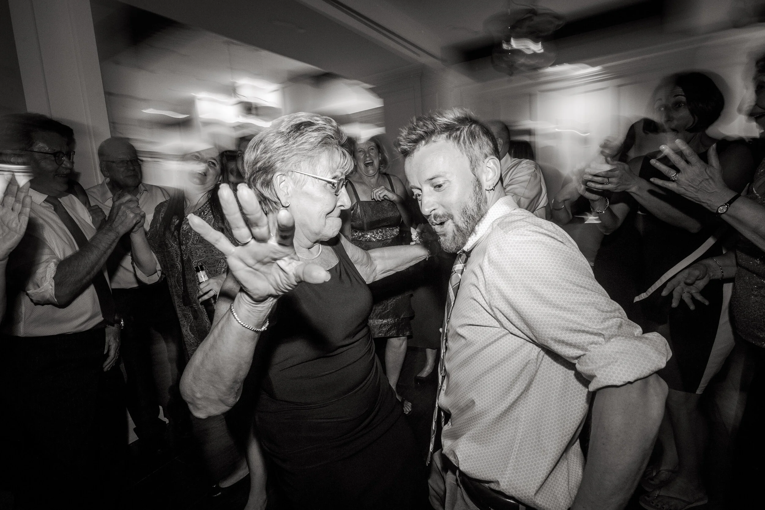  Hackensack Golf Club Wedding photos.Craig Warga Weddings 