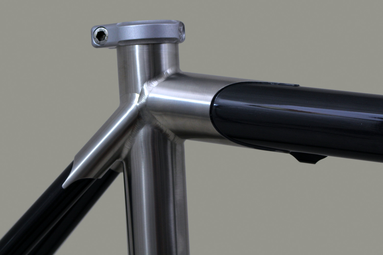 carbon titanium bike