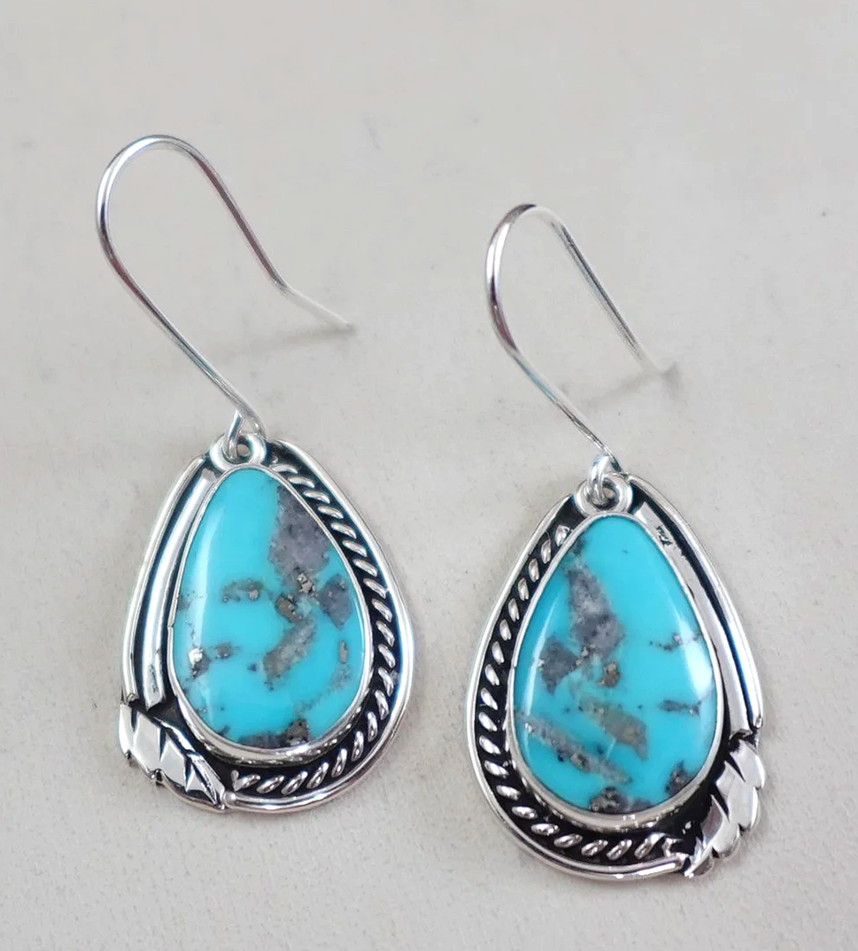 navajo-turquoise-silver-leaf-pendant-earrings-set-ott-1074E-1.png