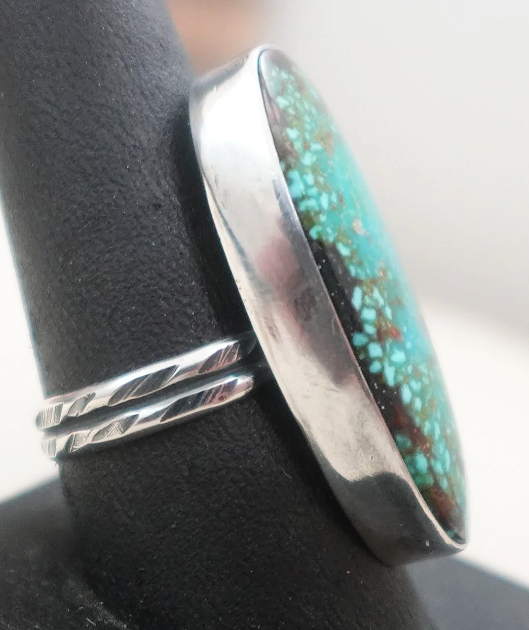 navajo-red-mountain-turquoise-silver-ring-teller-1068T-2.png