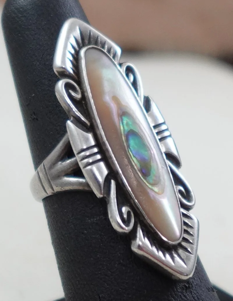 vintage-womens-abalone-silver-ring-sz-7-1073T-1.png